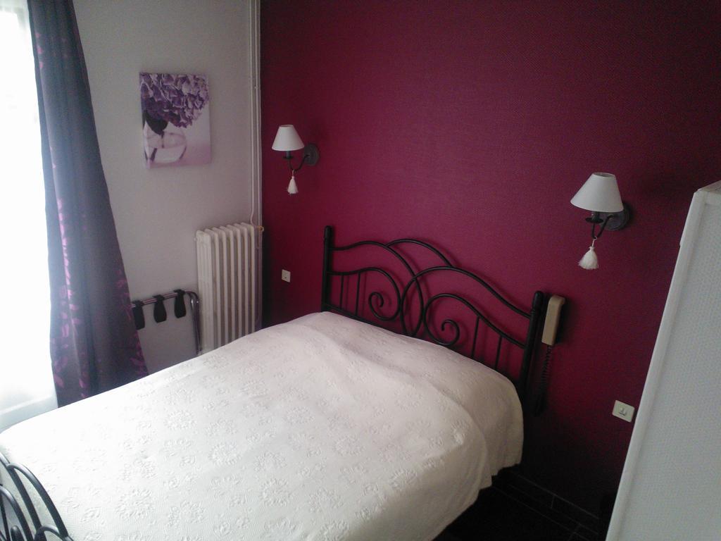 Hotel Logis Le Franco Belge Monthermé Zimmer foto